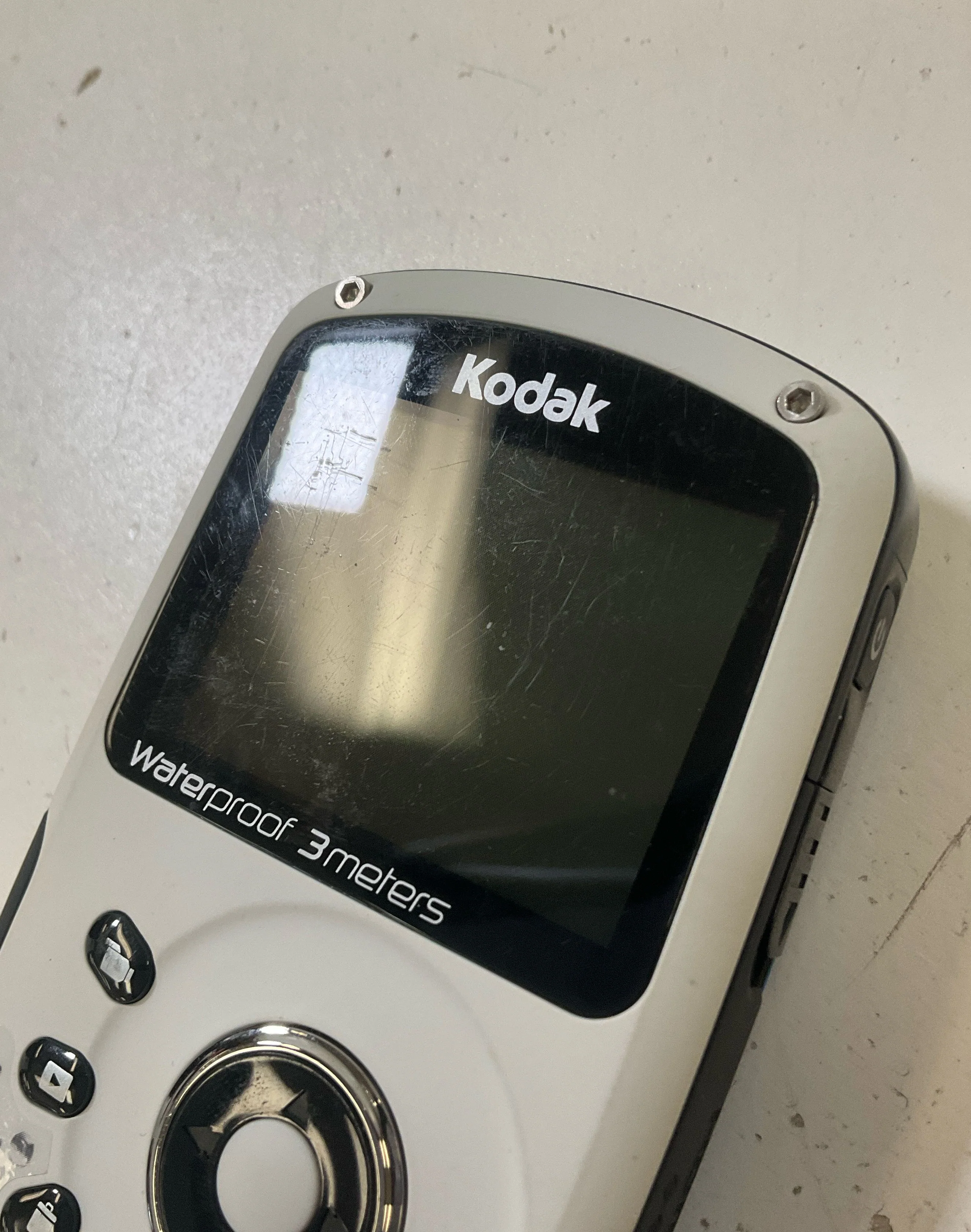 Kodak Play Sport Zx3 HD Waterproof Pocket Camera 5Mp 1080p Will Not Hold Charge - Image 7