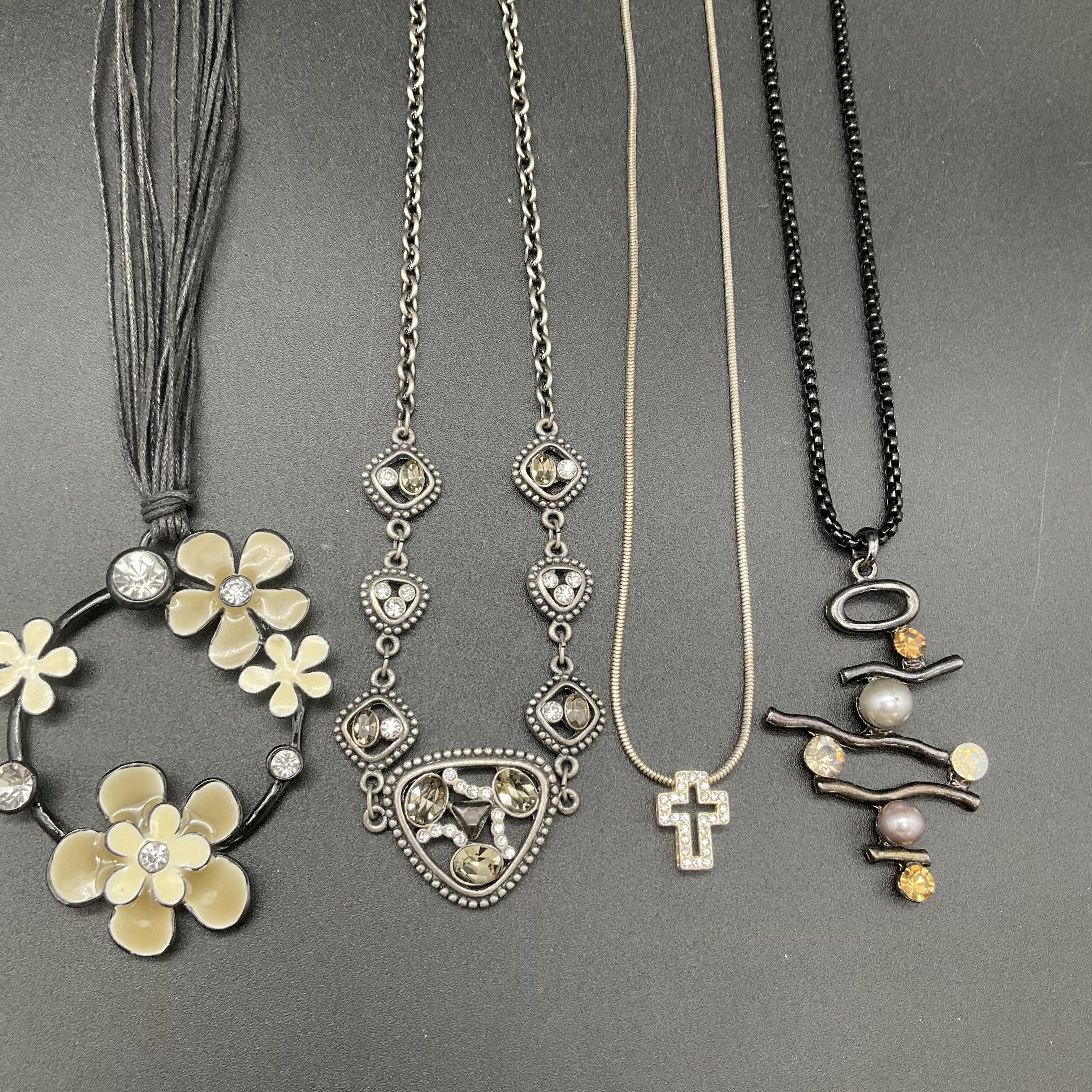 Rhinestone Fashion Costume Jewelry Lot of 14 Necklaces Pendants Cross Heart - Image 6