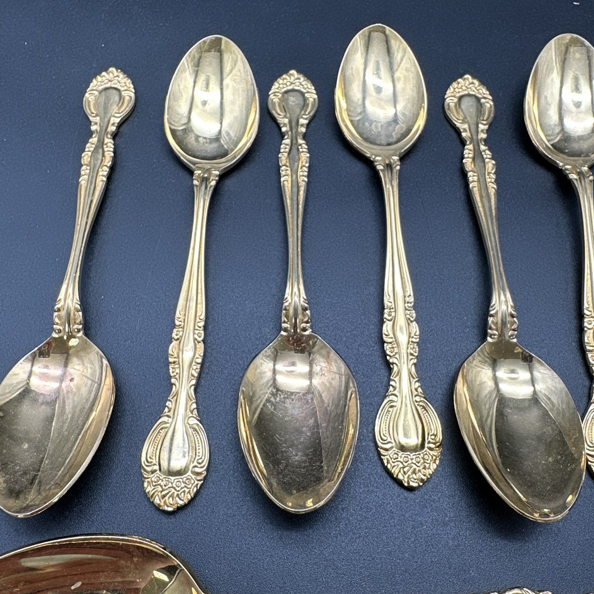 Supreme Cutlery Ornate Floral Gold Tone Stainless Steel 18pc Spoon Set Japan - Image 3