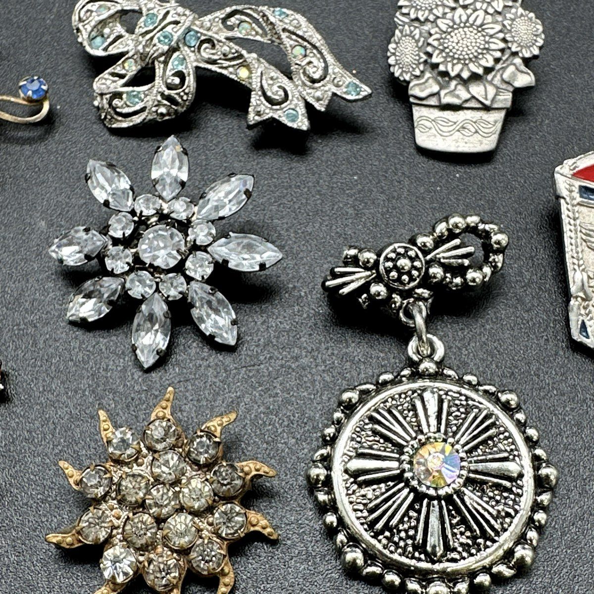 Vintage and Modern Rhinestone Floral Starburst Brooches Jewelry Lot of 8 - Image 4
