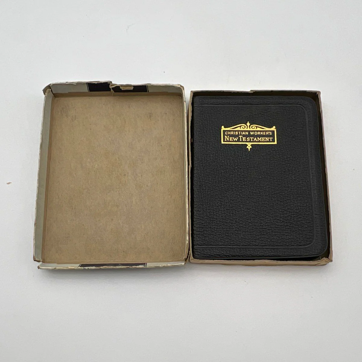 Vintage Christian Workers New Testament Pocket Bible 1940 Inscribed With Box - Image 3