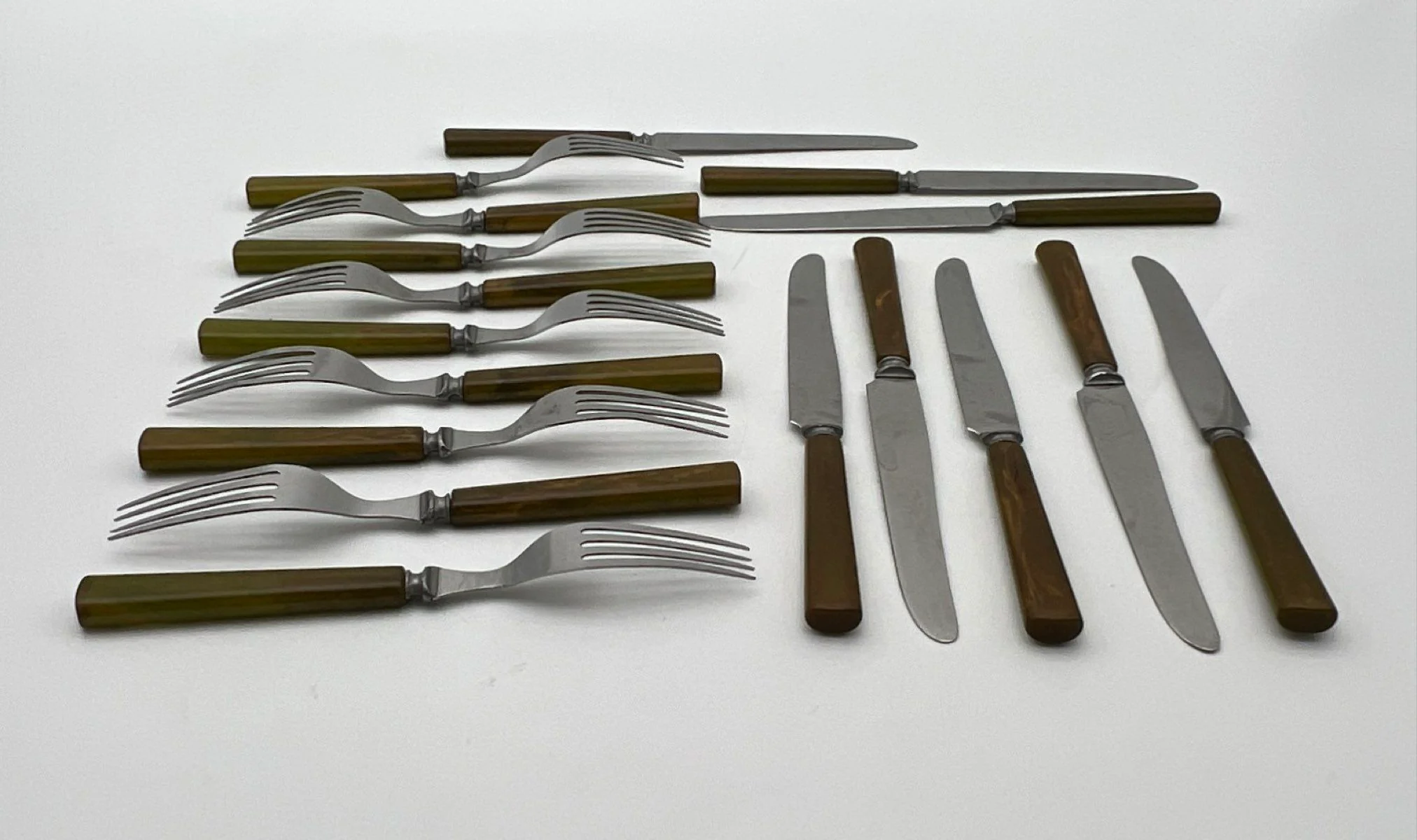 Vintage Flatware Lot 17pc Marbled Synthetic Handles Stainless Steel Forks Knives - Image 3