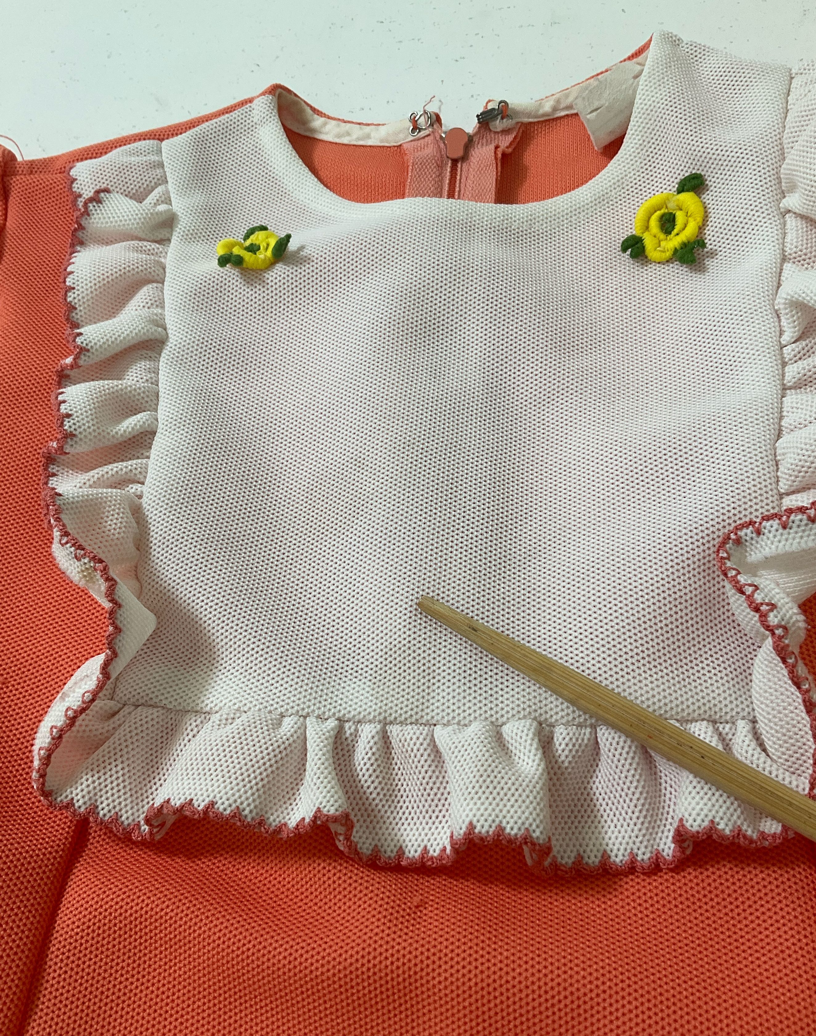 Vintage Girl's Orange Puff Sleeve Polyester Dress White Ruffle Trim Sz 28 Chest - Image 4