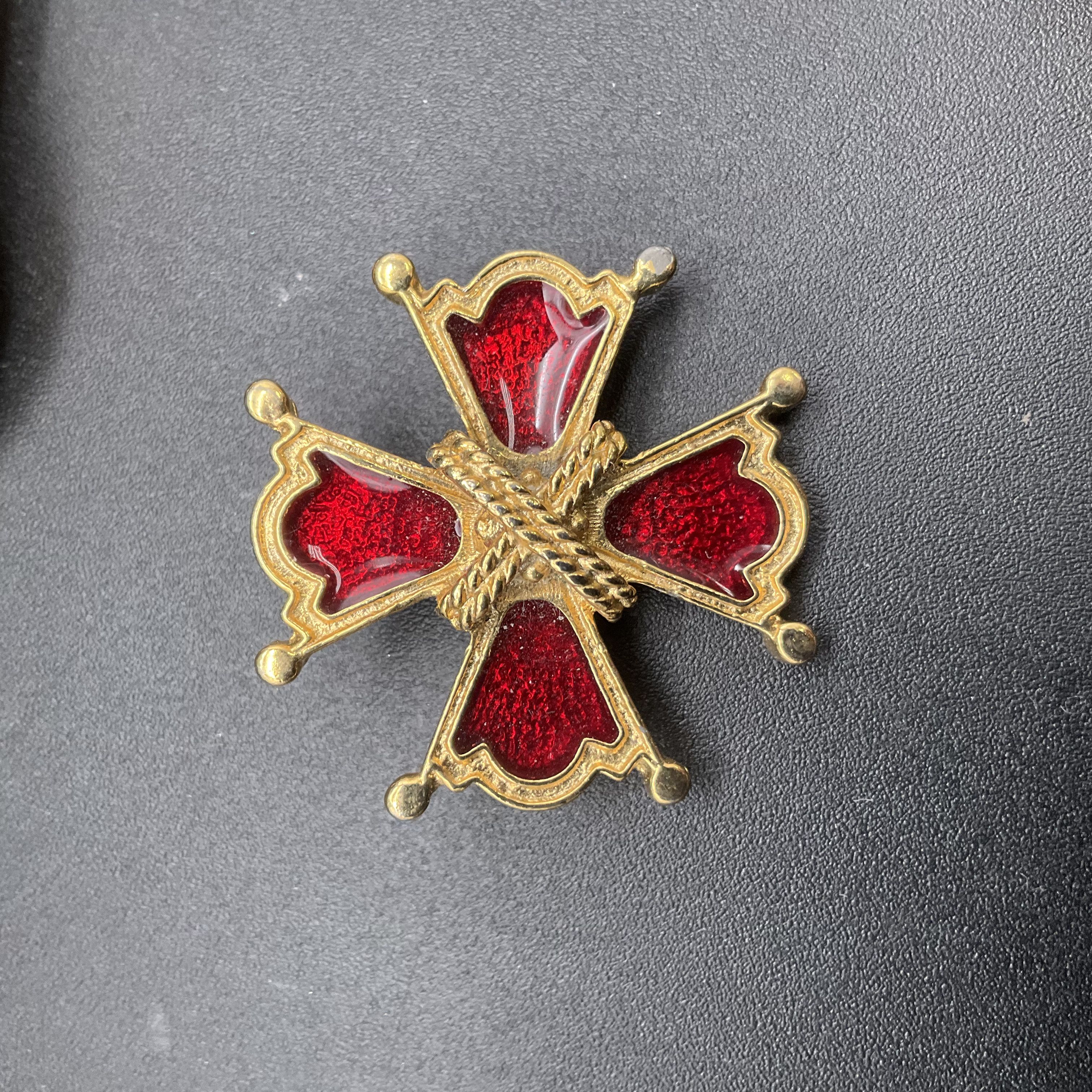 Vintage Gold Tone Brooch Lot of 6 DFA Rhinestone Enamel Red Hat Maltese Cross - Image 5