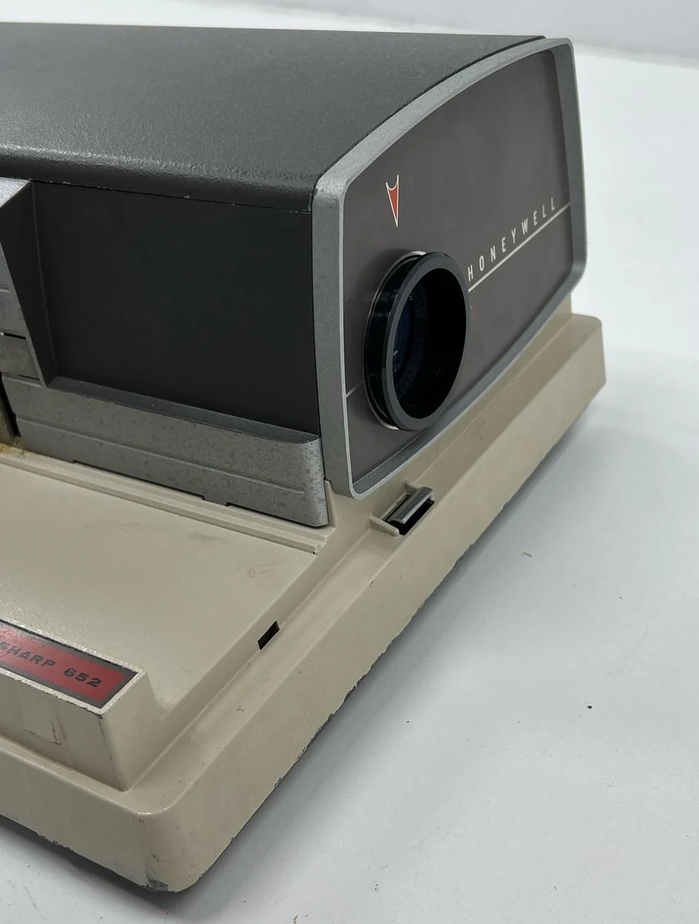 Vintage Honeywell 652 Auto/Sharp Magnetic Slide Projector UNTESTED - Image 5