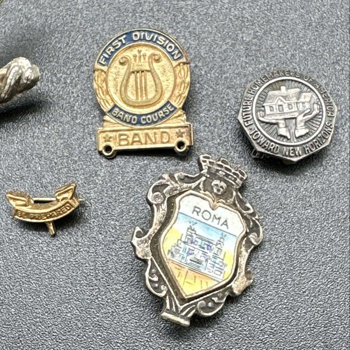 Vintage Jewelry Pin Lot 12pc American Defense Medal AFL-CIO Red Cross Military - Image 5