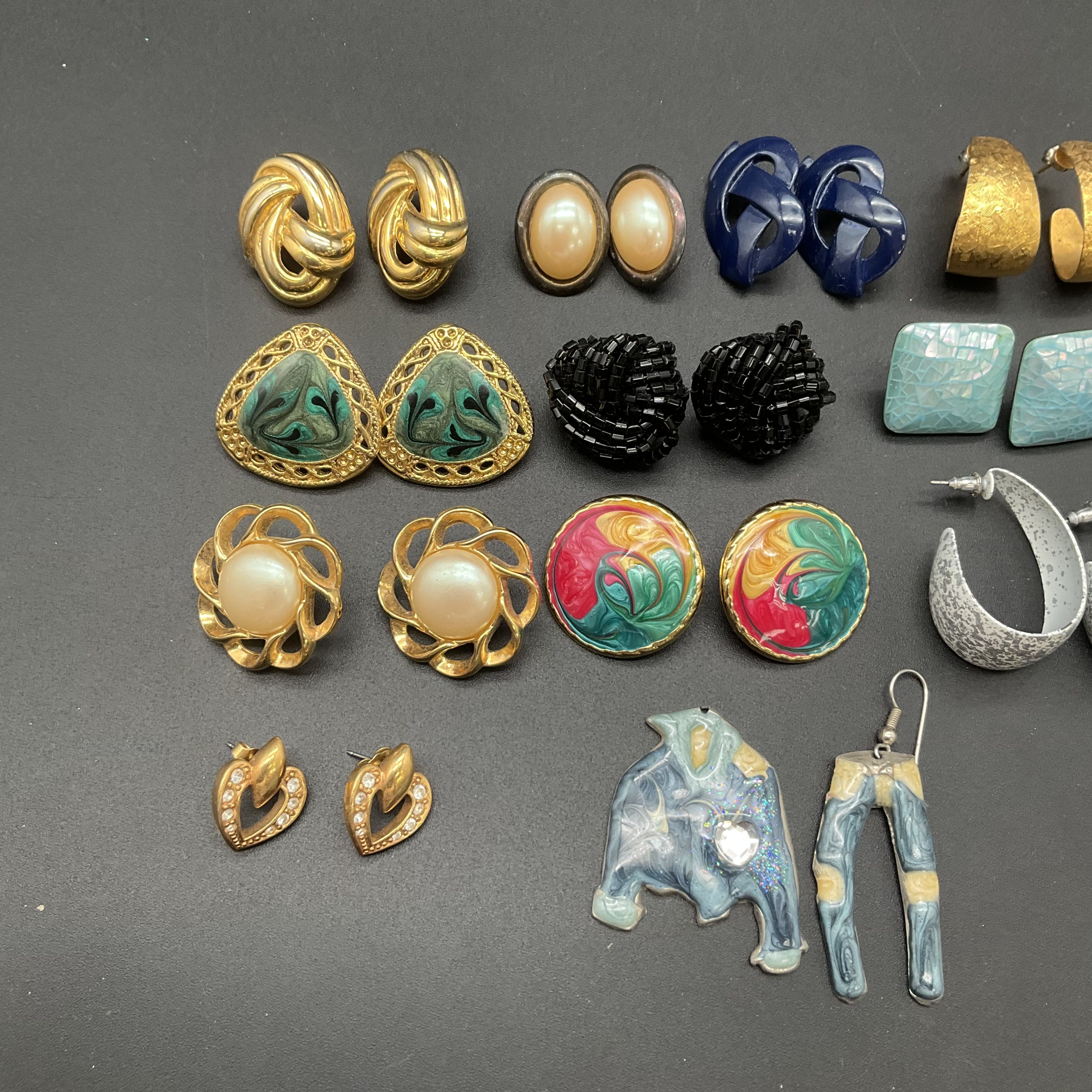 Vintage Retro 80s 90s Pierced Earrings Jewelry Lot 14 Pairs Geometric Enamel - Image 3