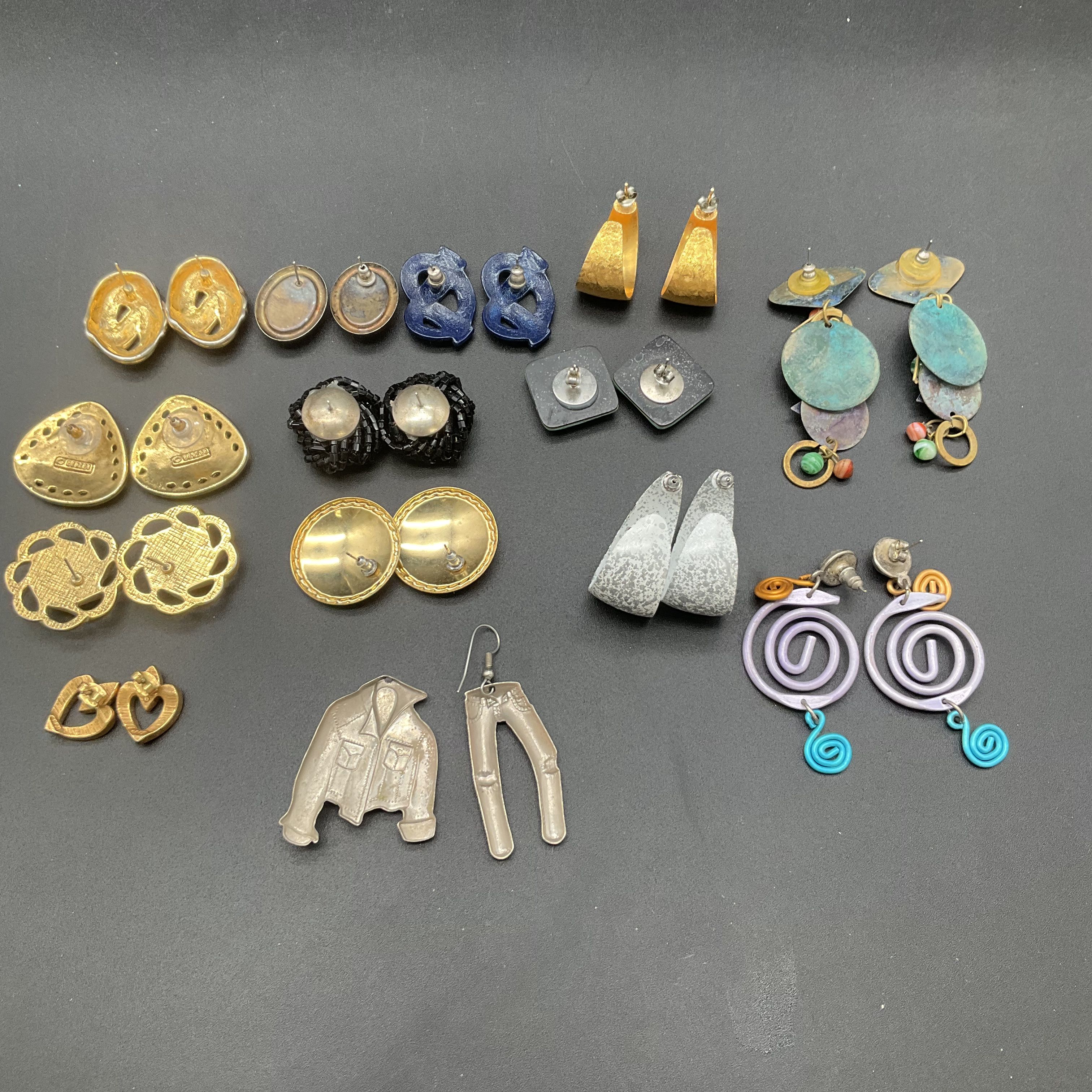 Vintage Retro 80s 90s Pierced Earrings Jewelry Lot 14 Pairs Geometric Enamel - Image 6