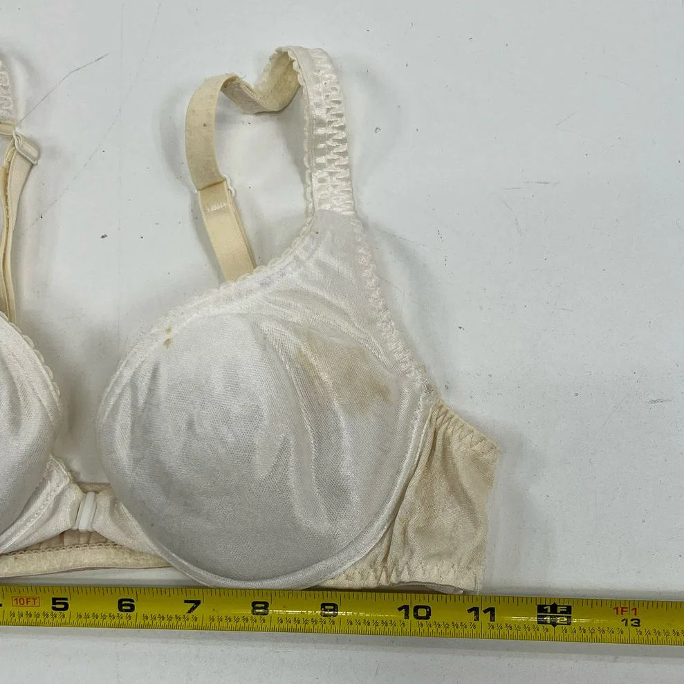 Vintage Women's Fredericks of Hollywood Padded White Bra Lingerie - Size 34A - Image 3