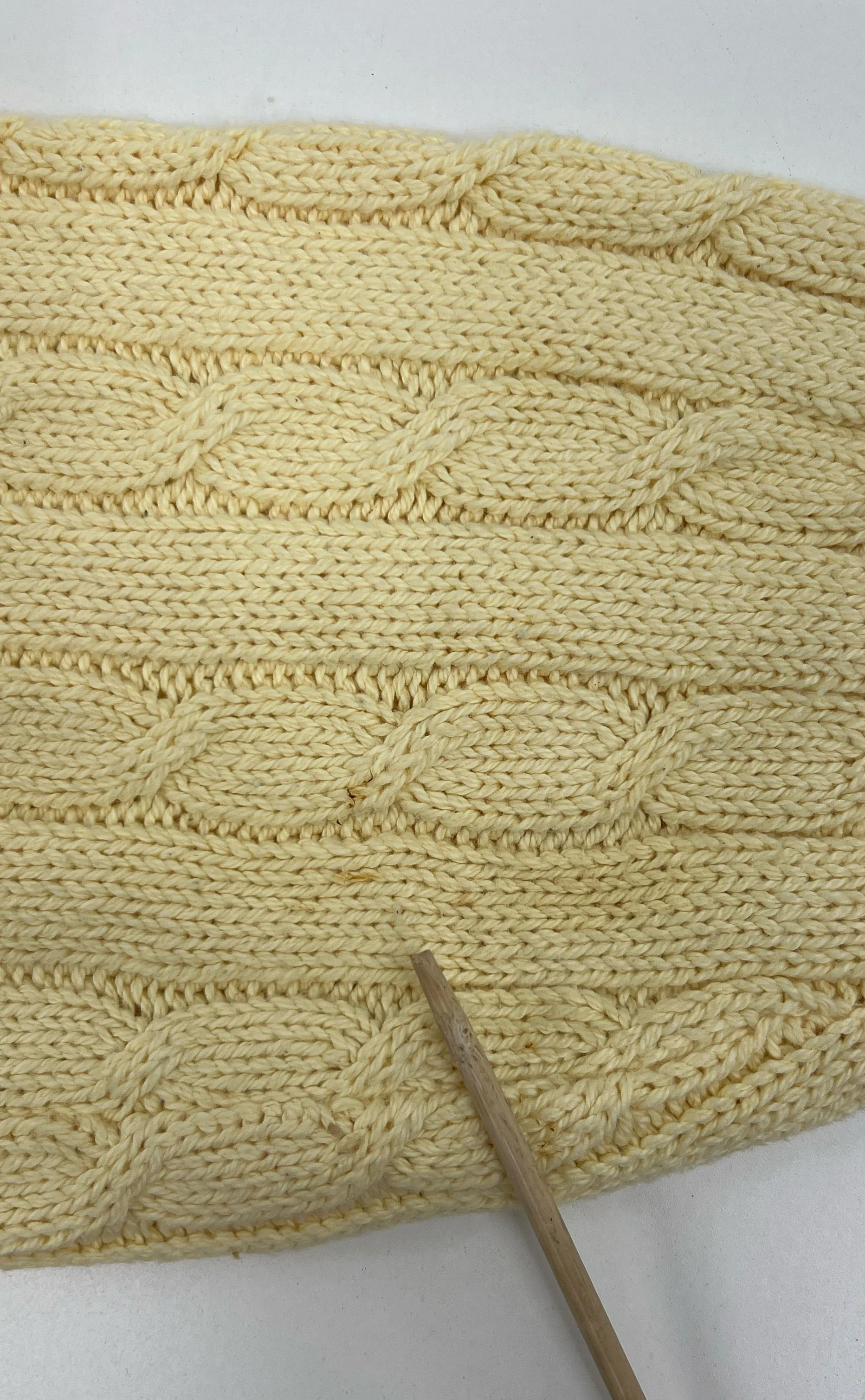 Vintage Women's Tony Lambert Light Yellow Cable Knit Pullover Sweater - Medium - Image 8